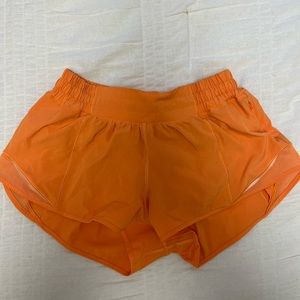 lululemon hotty hot shorts 2.5” orange soda